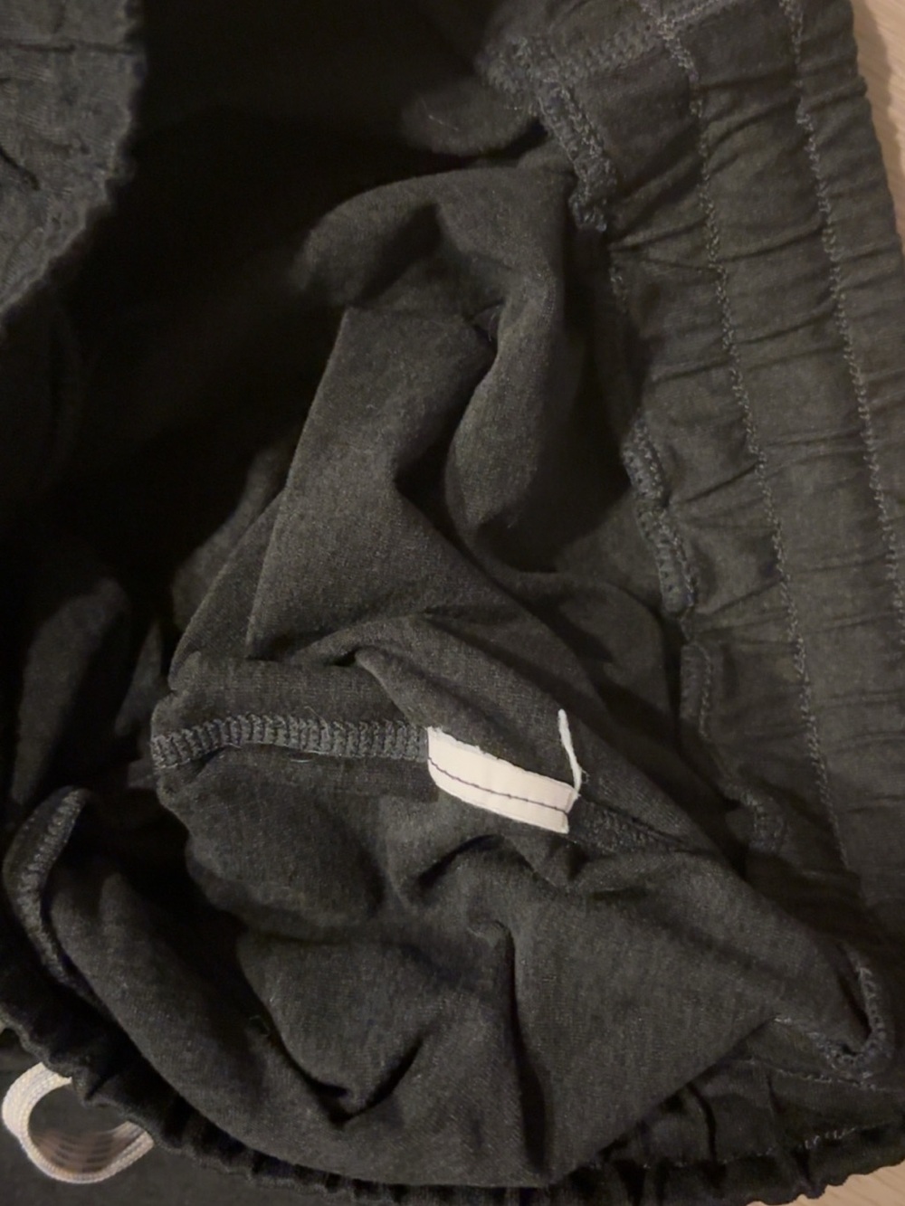 Vuori Jogger Sweatpants Performance Jogger Black - MSRP $110 - Picture 3 of 4